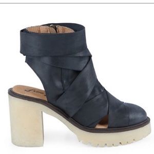 Free People Super Chunky Leather/Suede Woven Strap Washed Black Platform Shoes 8